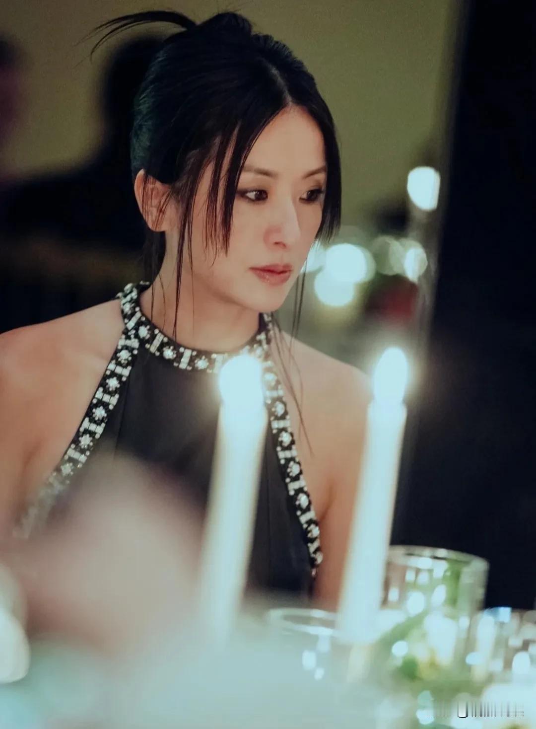 相比于陈奕迅的不太在意身材和外在形象，他老婆和女儿就刚好相反了！徐濠萦和女儿包