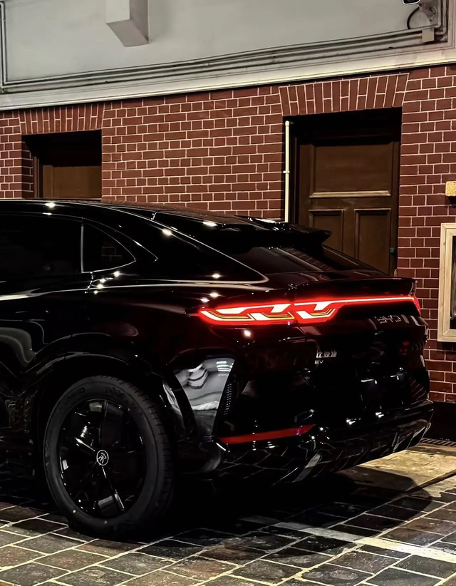 有那么几个瞬间确实觉得很爽我是老油车车主，也是电车车主，自从有了电车以后，有那