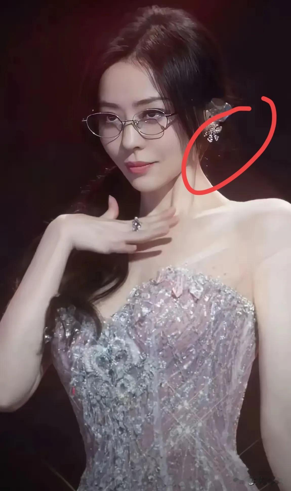 我的老天奶奶！张靓颖，你要不然别唱歌了吧不是因为你唱功不好，而是因为​这