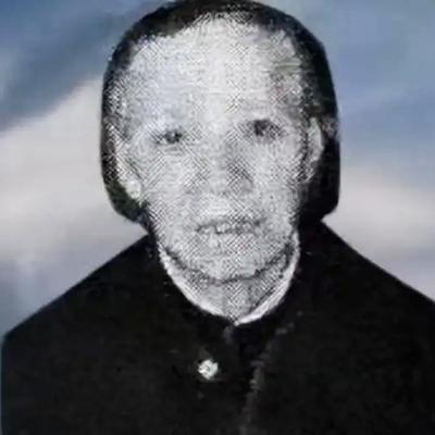 1945年，日军投降后，一个骨瘦如柴的中国女子从日军宪兵大队被释放了出来。众人在