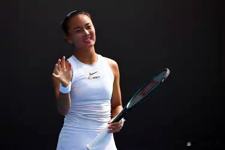 WTA125帕尔马站女单正赛首轮，中国球员袁悦对阵谢里芙苦战三盘，首盘4-6失利