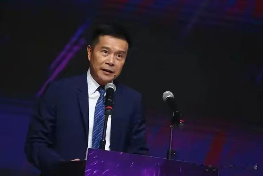广东男篮:收到建议！随着杜锋、朱芳雨双离队，广东宏远下赛季将进入“朱、杜”后