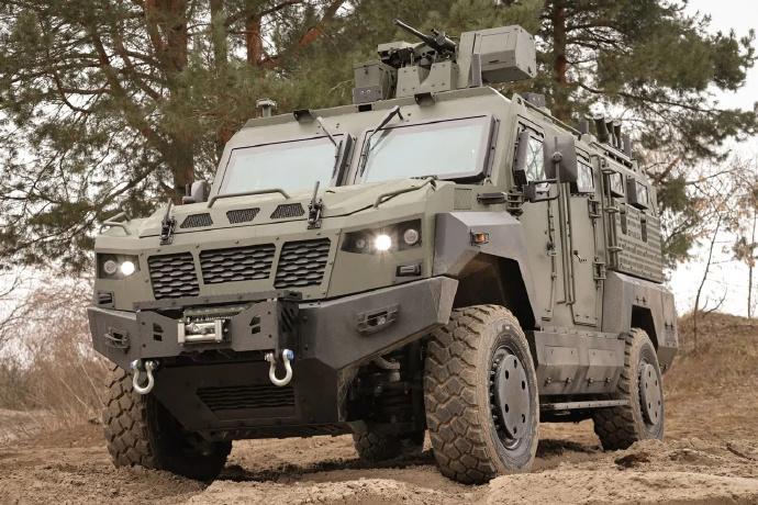 乌克兰武装部队新一代MRAP图1：GYURZA-02是一种重型MRAP，能够