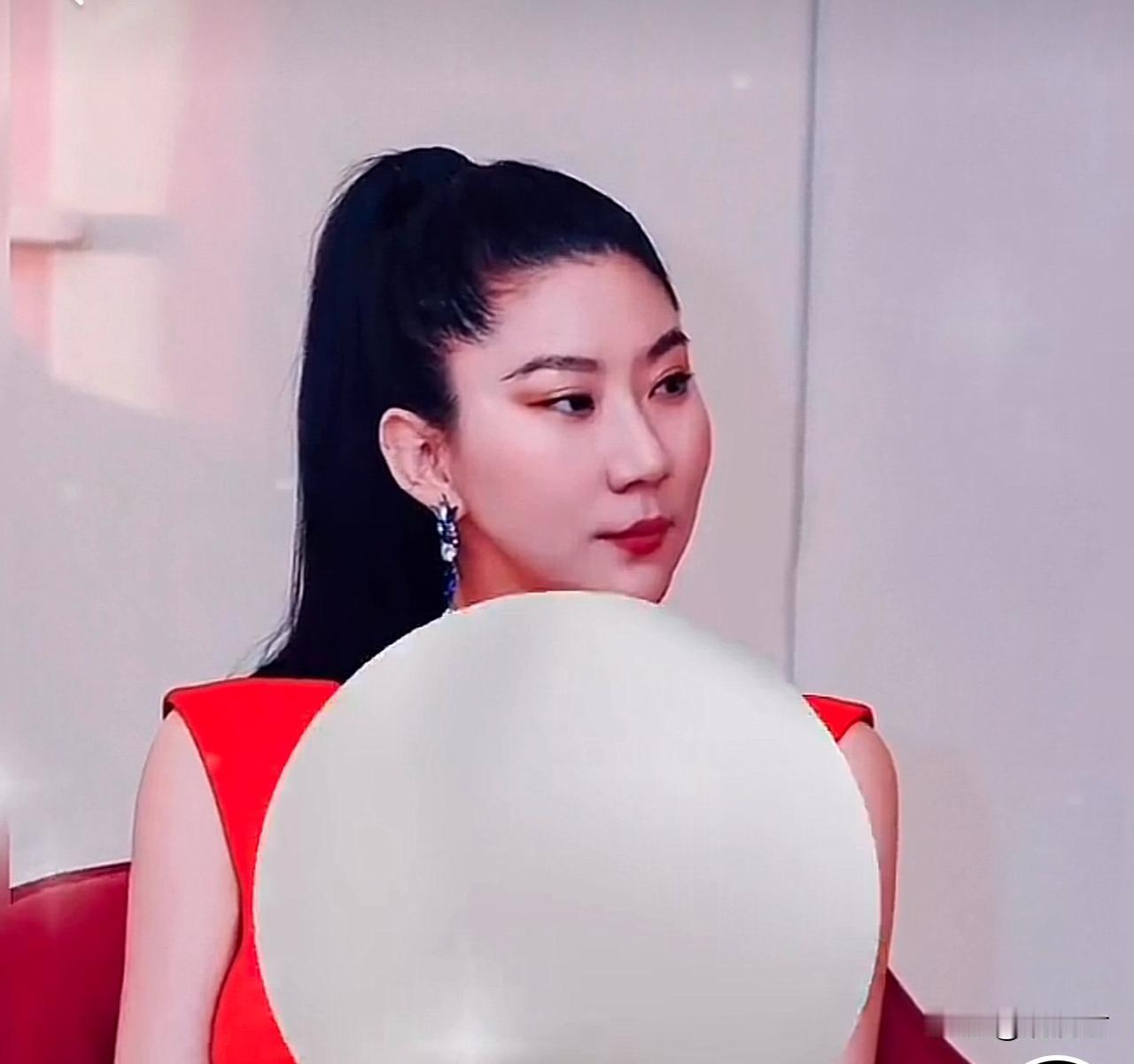 coco为什么没能成为谢贤身边陪伴他终老的那个人？单身独居老人想找个年轻的伴，