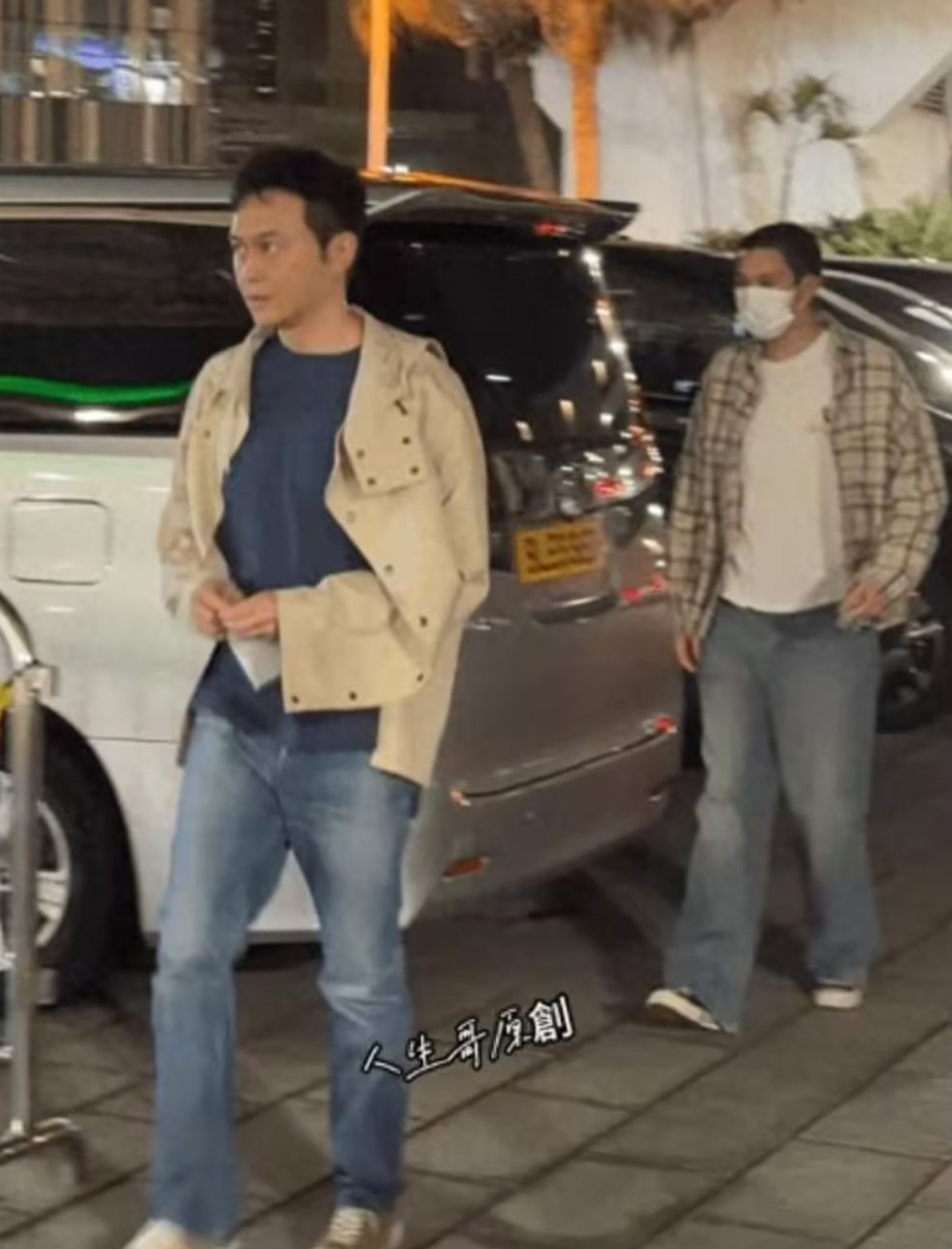 张智霖19岁儿子回香港形象大变，剃寸头清爽成熟，1.8米身高瞩目