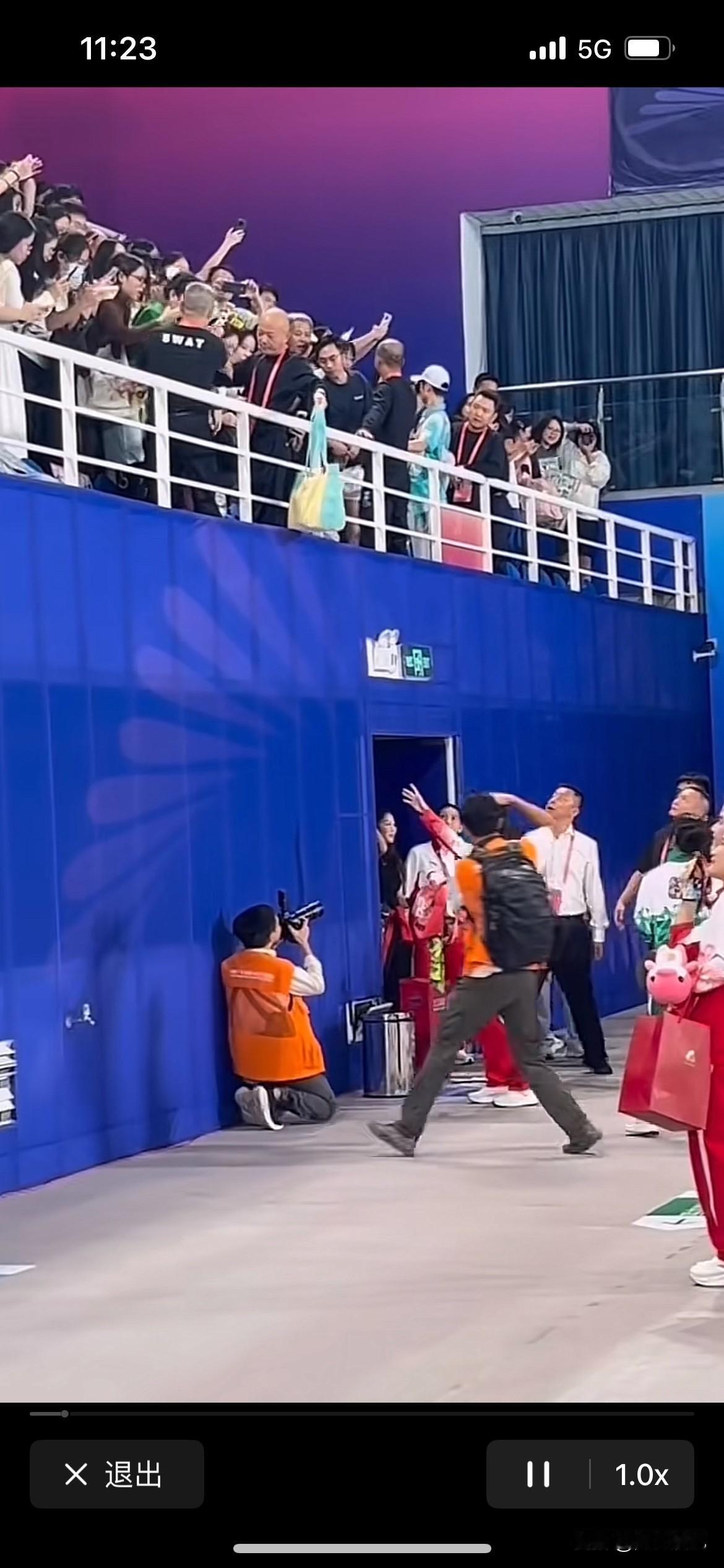 全红婵你不能那么高调了，每次夺冠都要跟粉丝互动，一波一波的，你让其他运动员情何以