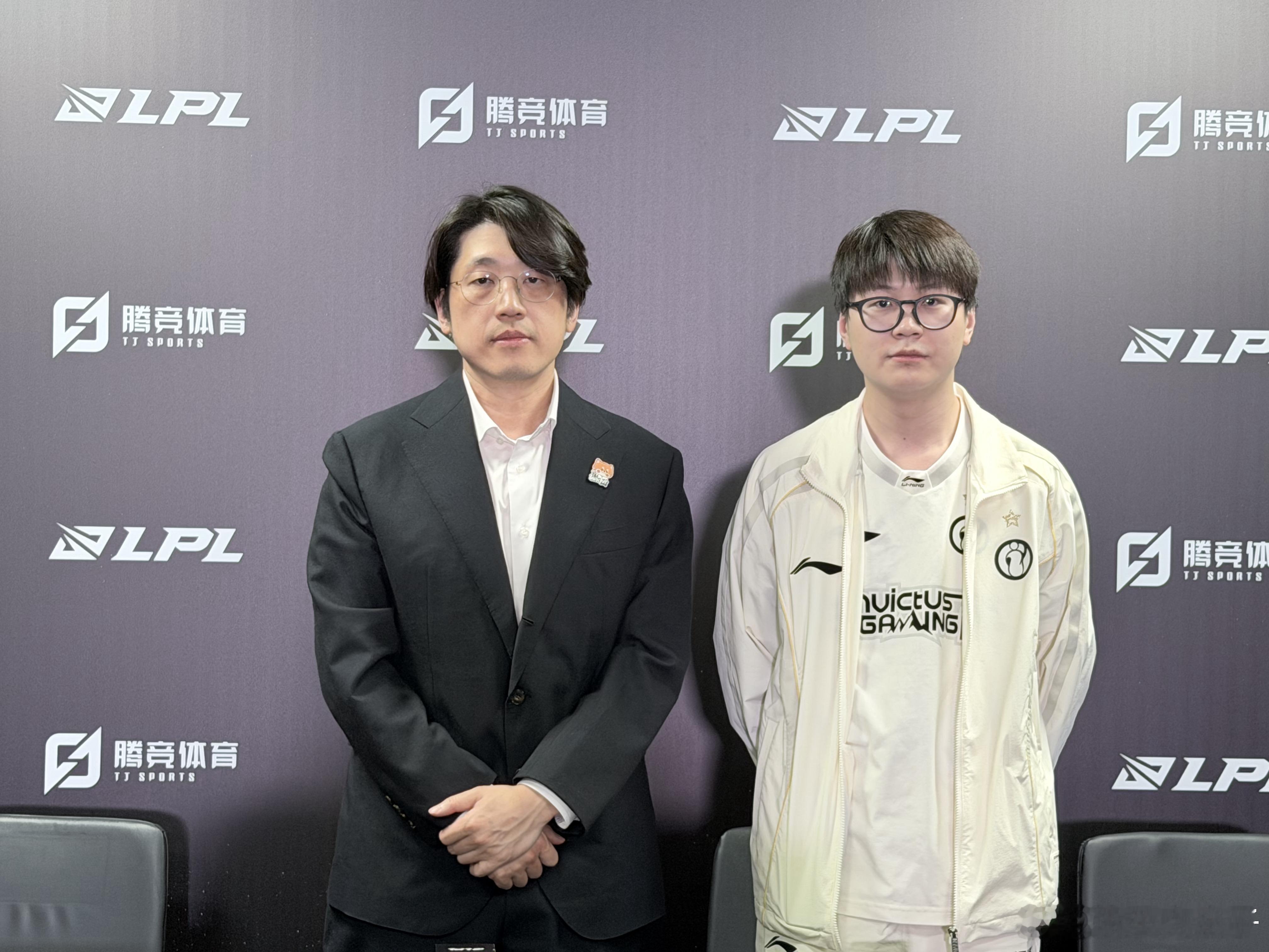 meiko赛后发文iG输给WE后，下班时有人跟Meiko喊“田野快跑”。Me