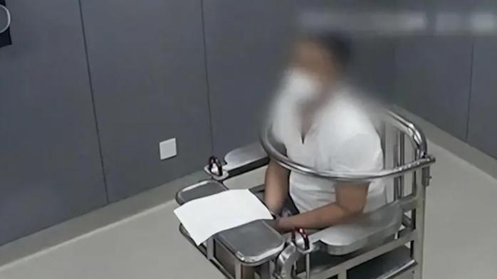 河南一小伙投资200万自己生产香烟，七天就收回成本，55天赚了一亿多。被抓的时候