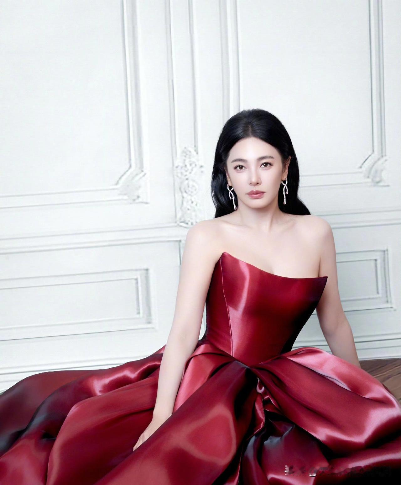 张雨绮现在肯定后悔死了！当初为了营销自己大女👑的人设，在节目上各种编排于适