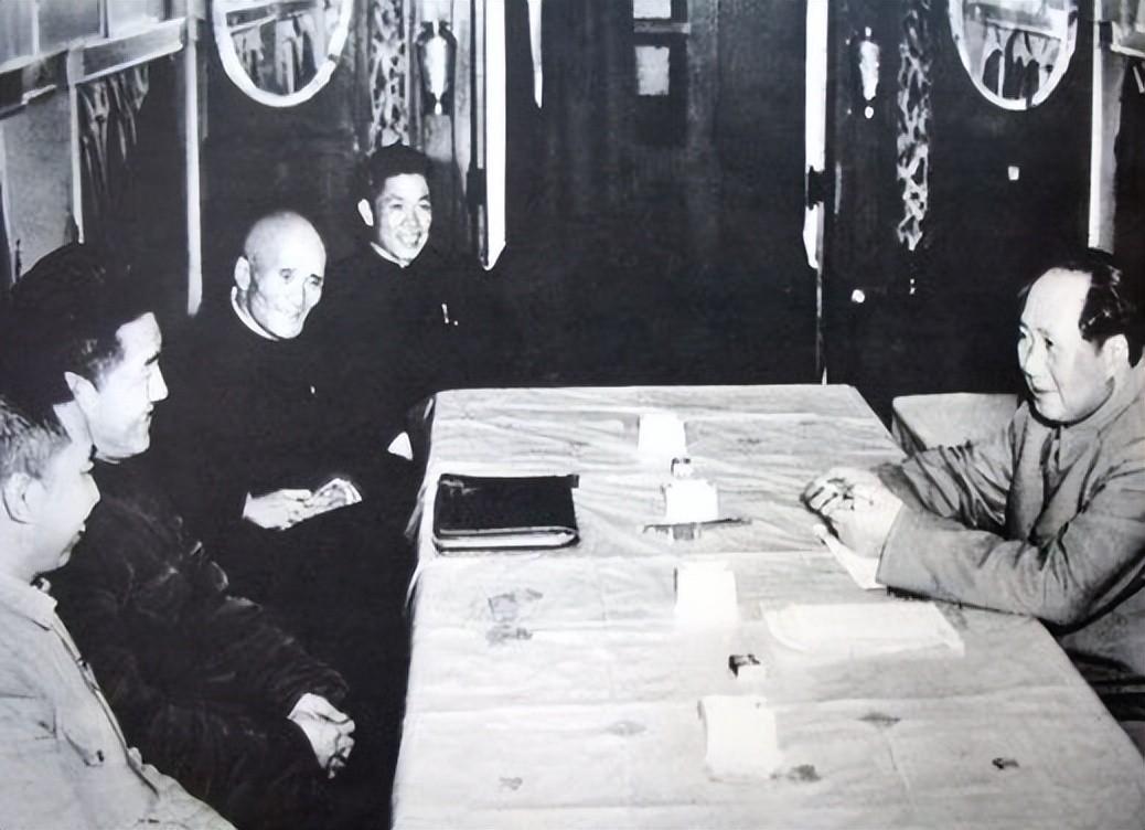 这位开国少将，曾是华国锋的顶头上司，他是如何评价华国锋的？“1968年6月5