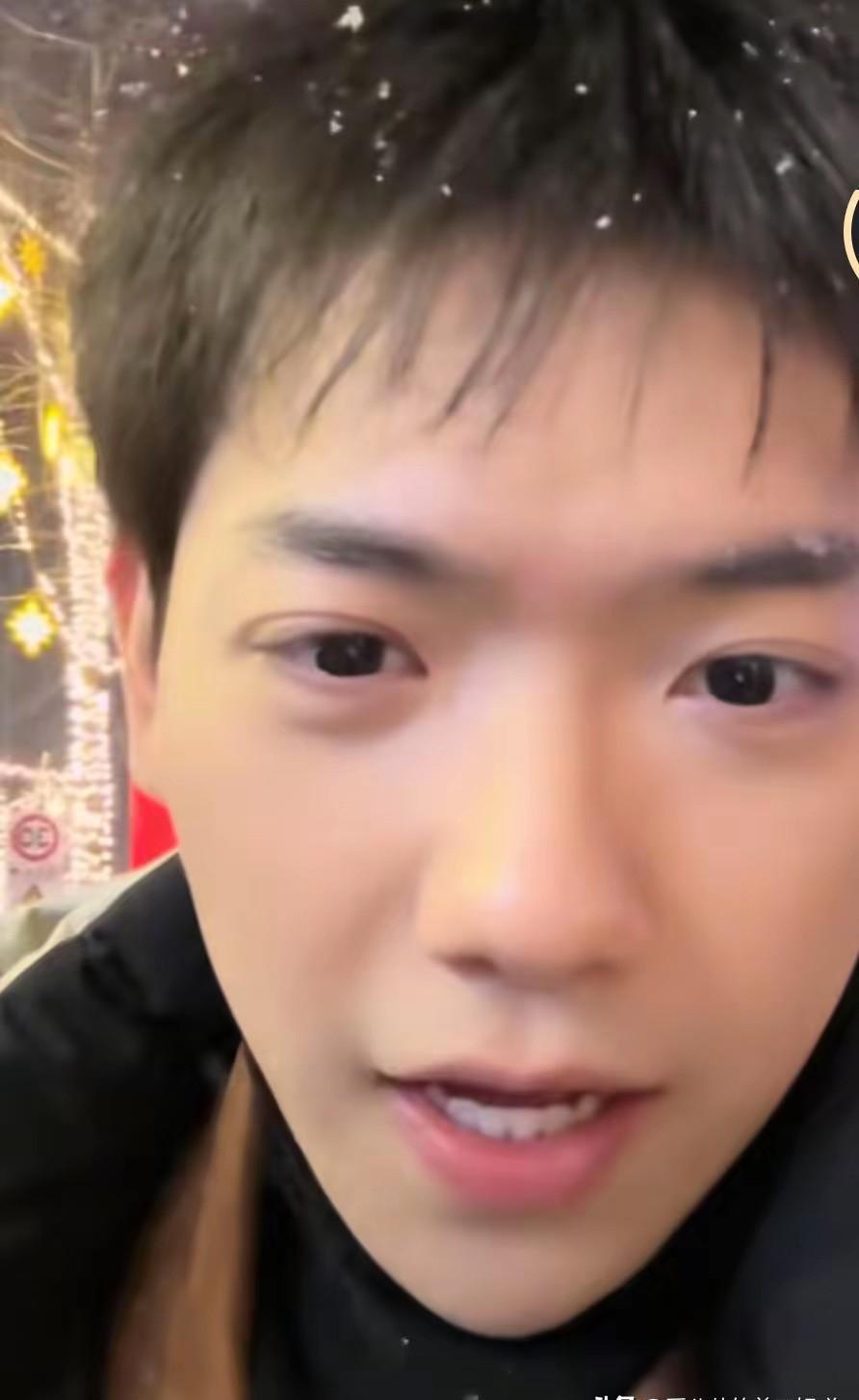 雪花暴虐砸下！你回趟家，手机差点被亲戚打爆，流量明星都在晒返乡，凭什么你得受罪