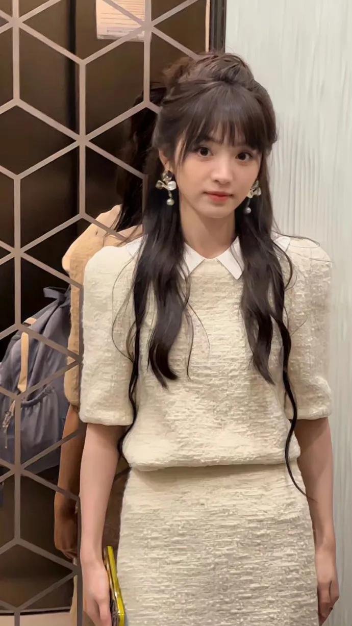 田曦薇真的是一个大甜妹啊。第一次知道田曦薇，还是在一部穿越农家女的剧中，后面连