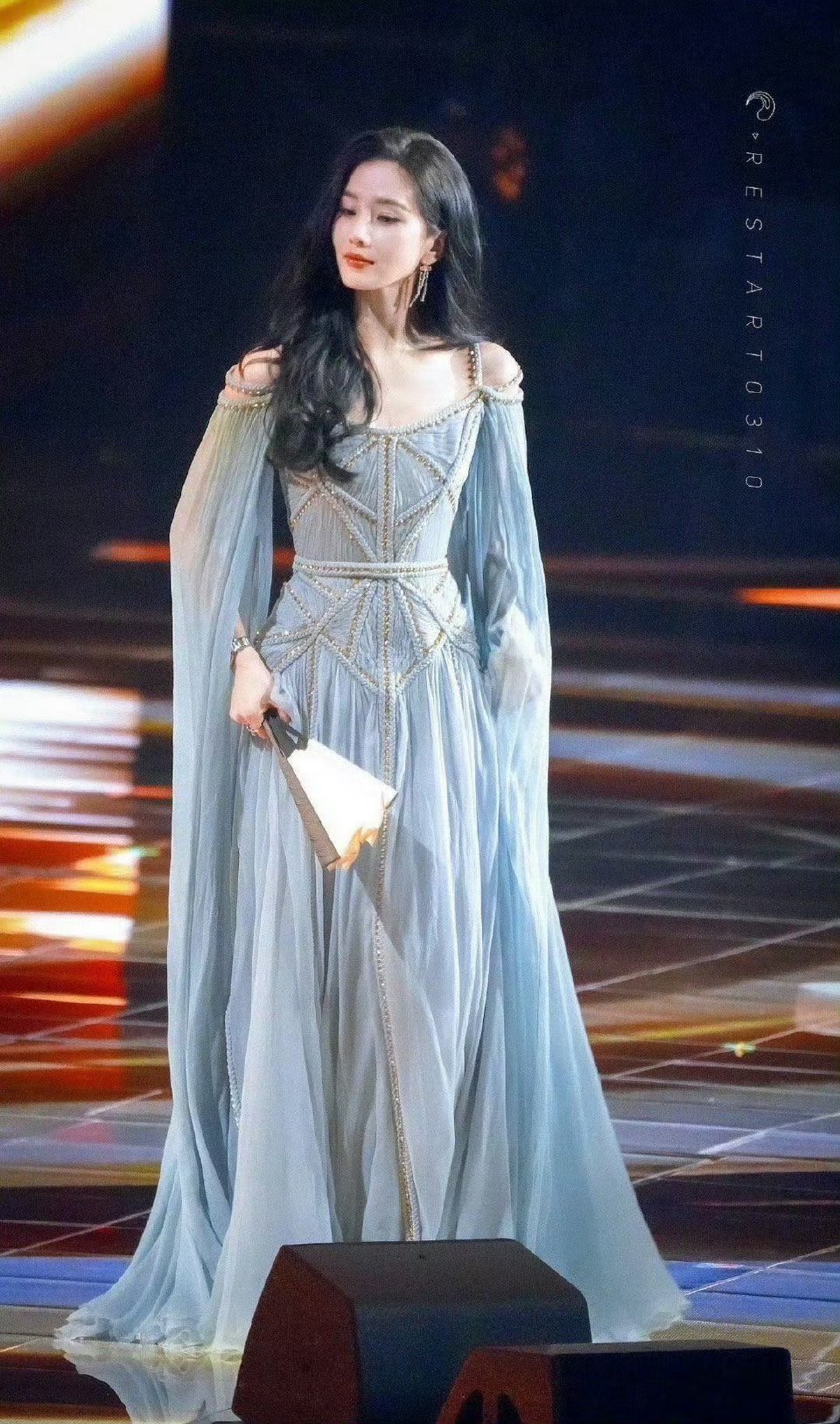 财报女王刘诗诗，一共拍了10几部女主剧，至少12部剧上财报​​​