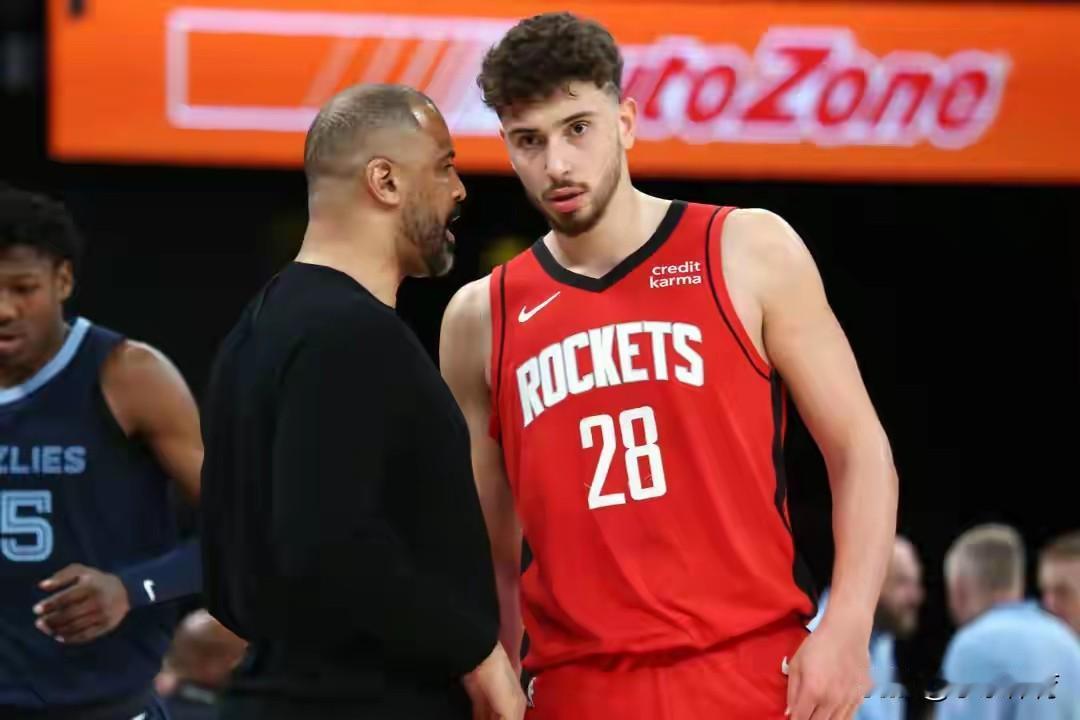 申京火速复出驰援，伊森接棒伤缺北京时间1月12日上午10点，火箭客场挑战国王，