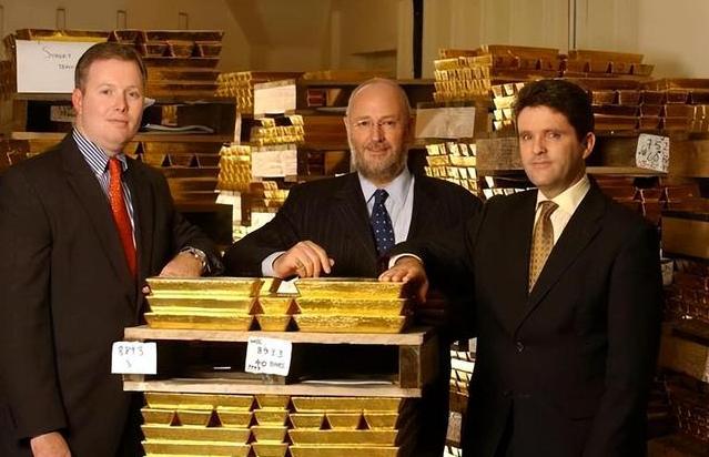 别再盯着那些乱七八糟的新闻了，什么委内瑞拉又怎么了，那都是障眼法。就一件事，记