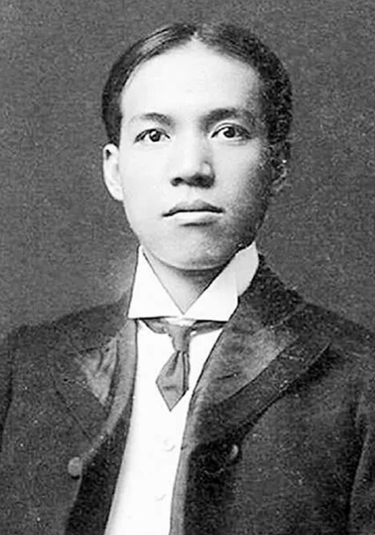 1903年，梁启超在妻子安排下，迎娶17岁的王桂荃。圆房当晚，梁启超：“娶你可以