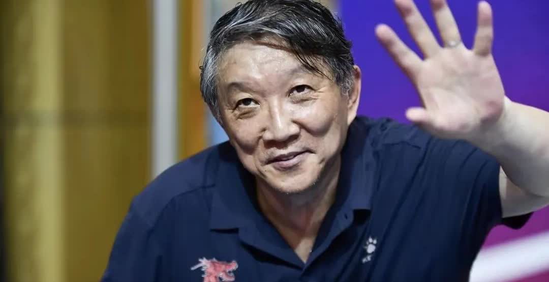 能者上，庸者下，这是全国人民的呼声！宫鲁鸣带领中国女篮，亚洲杯不敌日本，真