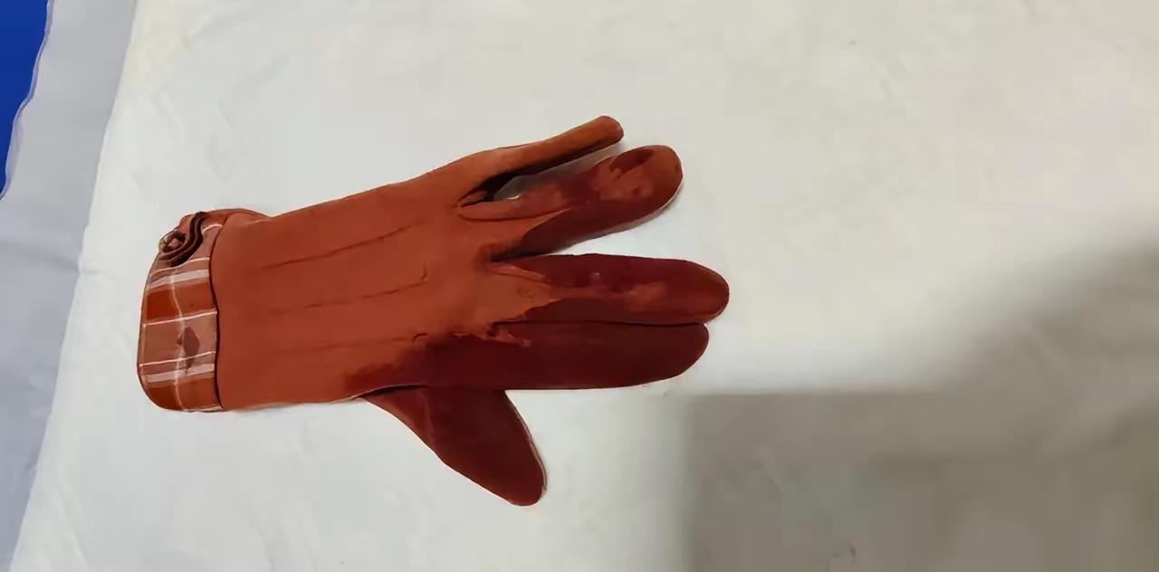 漯河街头这一幕，看得人又揪心又热泪盈眶！1月3日下午，两名男子街头争执失控，其中