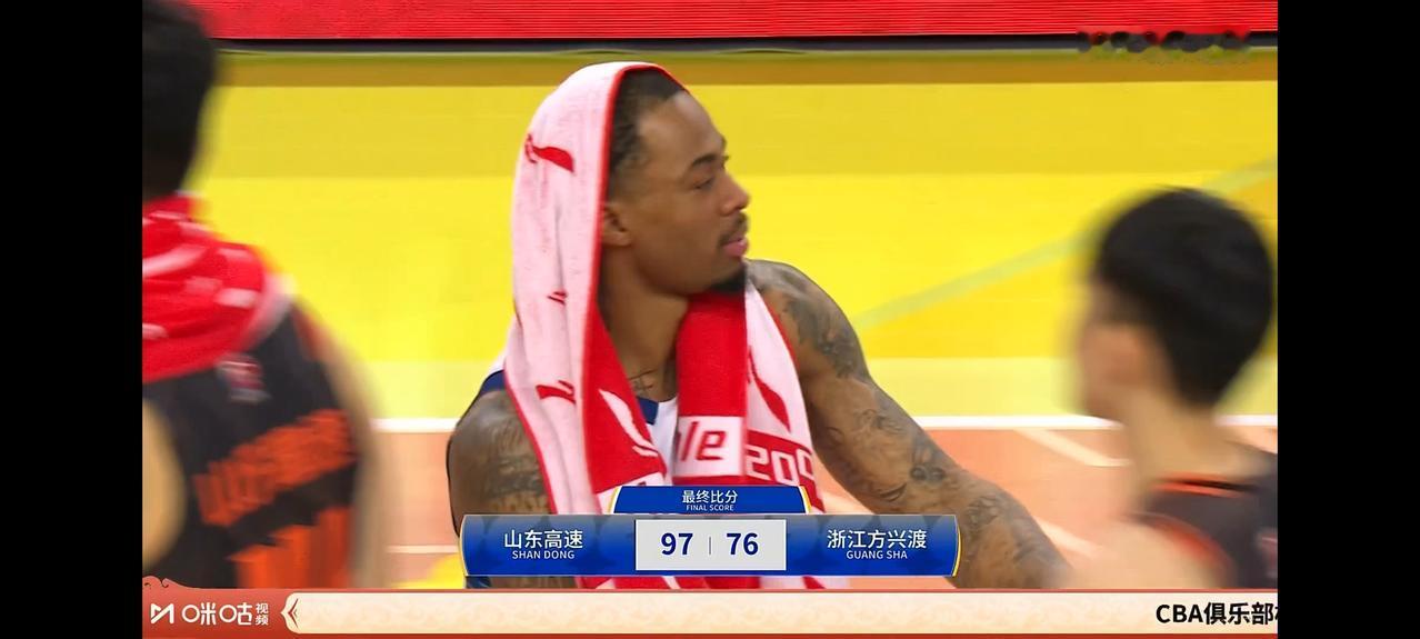 山东高速97：61大胜浙江方兴渡，获得CBA俱乐部杯赛季军。山东高速新援琼斯首发