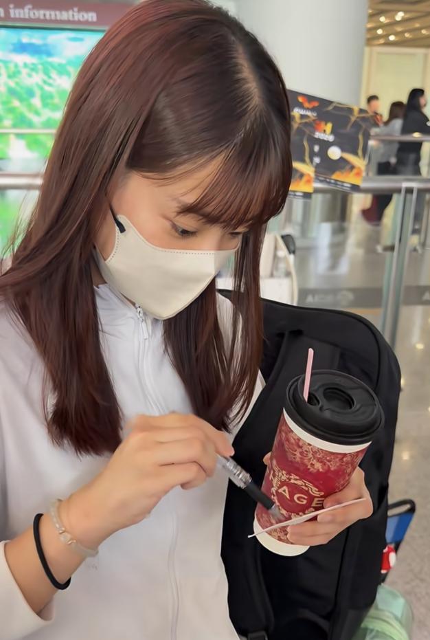 一个细节看出，日本球员打中国大满贯，乒协是不出钱的！今天长崎美柚和户上一起到