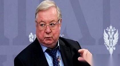 刚看到个消息，心里咯噔一下。说仗可能要打到2026年。一个俄罗斯前总理说的。