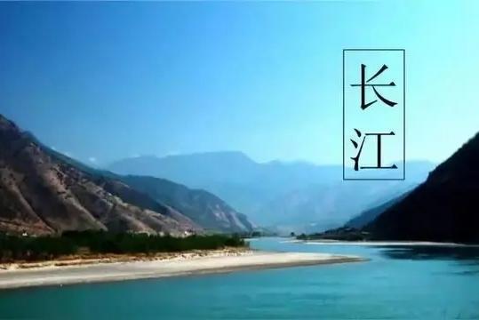 长江在哭泣，我们每一个人都是目击者。9月6日，武汉青山长江大桥下游，三艘底部