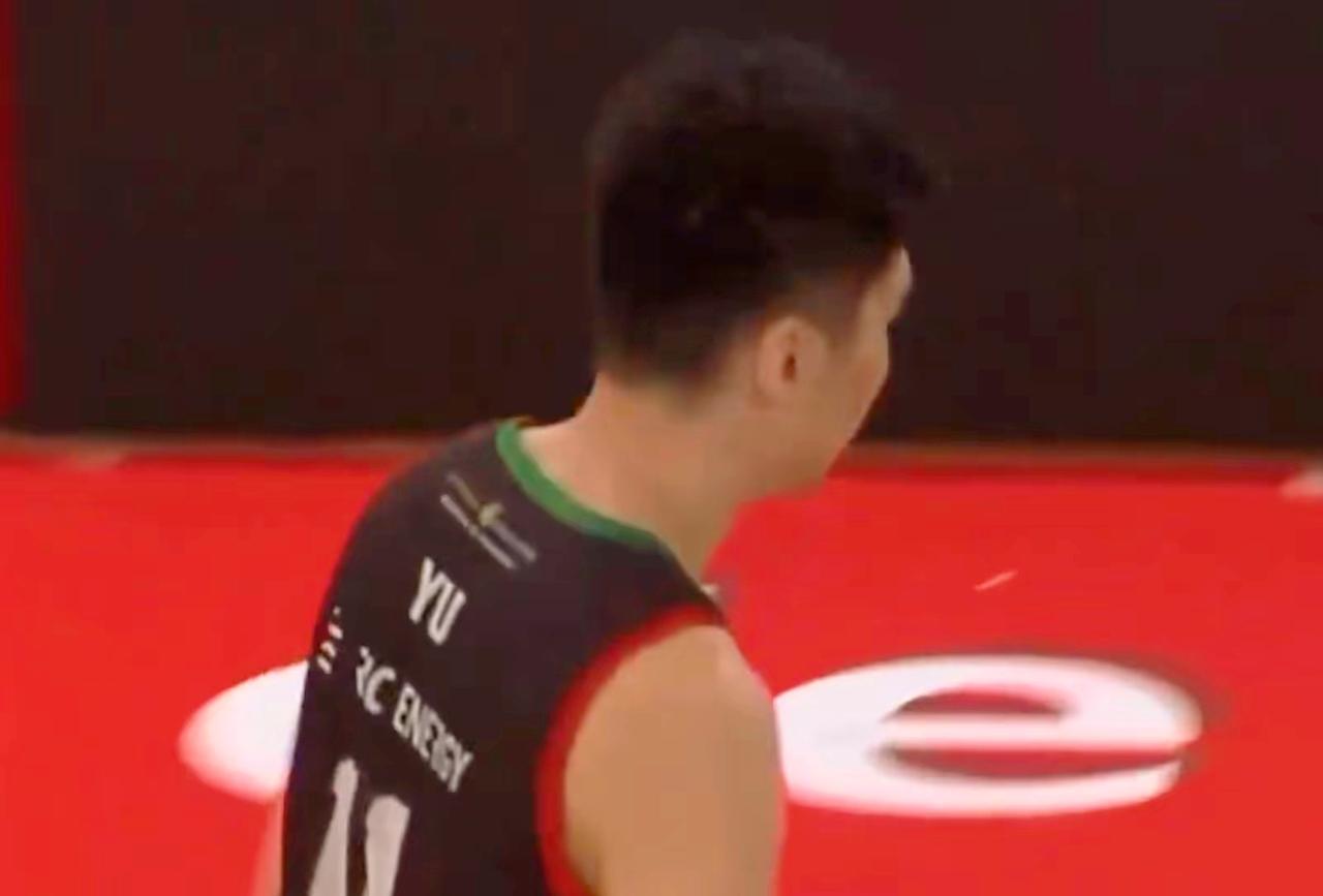 余嘉豪西班牙联赛掀余疯狂，连续五场得分上双在21号晚上进行的西班牙联赛中，余