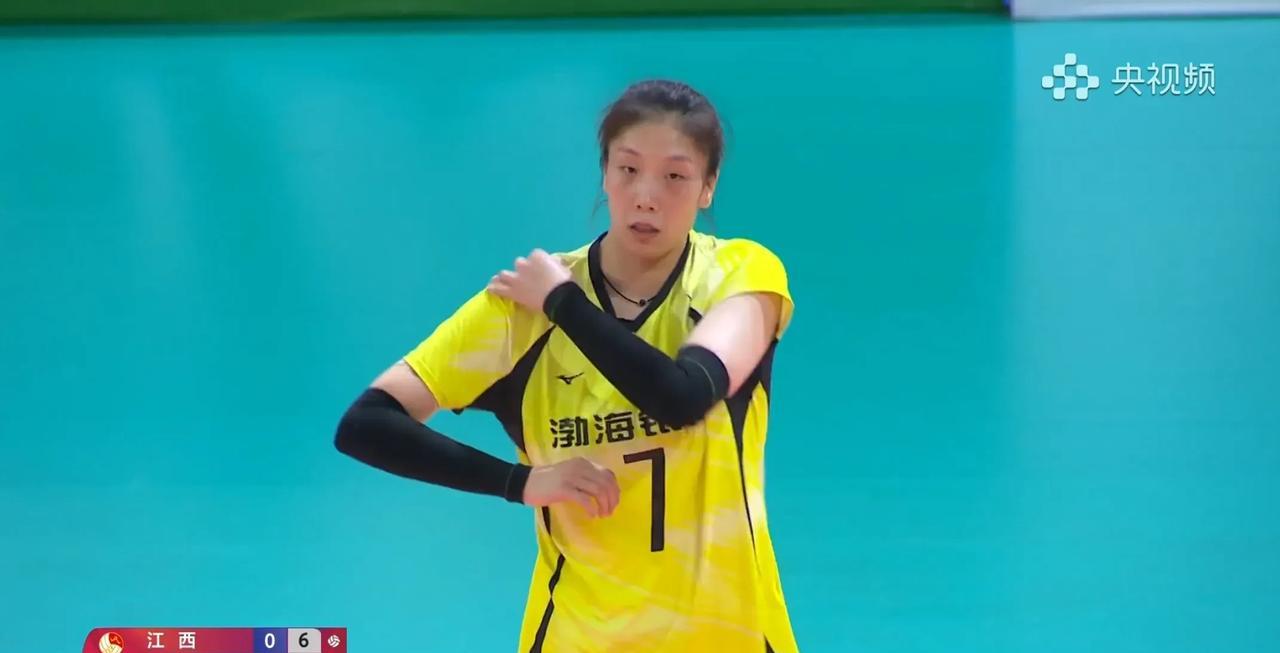 天津女排宁愿用杨艺打主攻也不愿培养董铭霄，更何况对手还是实力最弱的江西女排。或许
