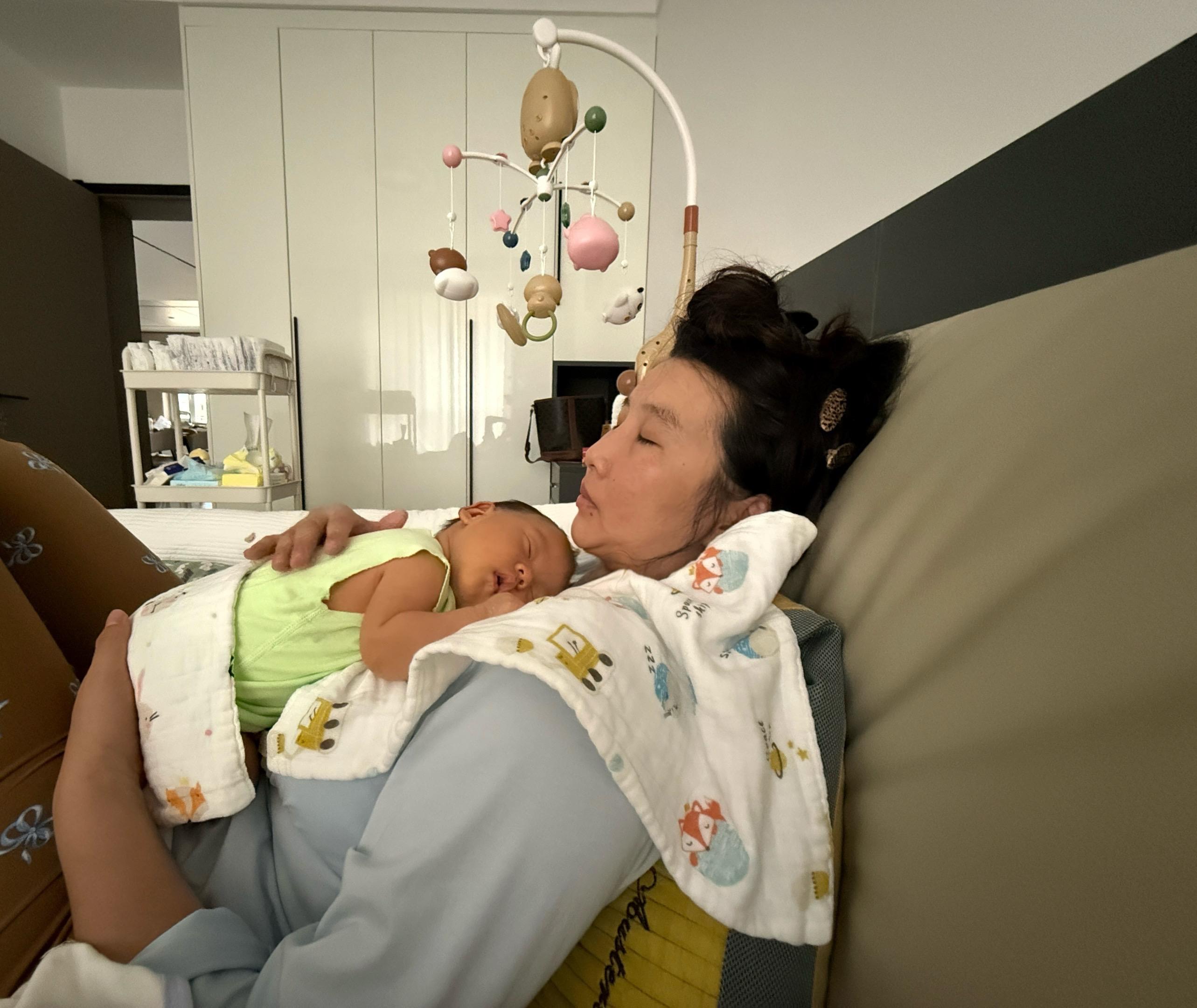 我们正式结束了15个月母乳时光 独属于我们俩的亲密时光 就此画上了句号...