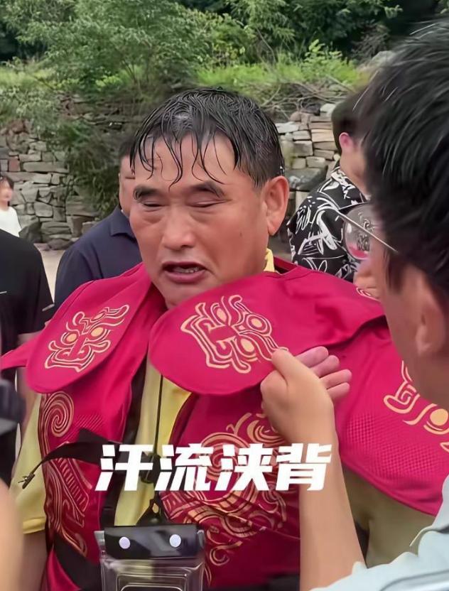 看到大衣哥拒绝商演的消息，据说景区给出的费用并不高，最后到手大约4万元，但活动安