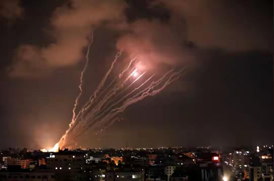 以色列这次总该彻底清醒了——自己国土巴掌大、毫无战略纵深，心里难道没点数？当初