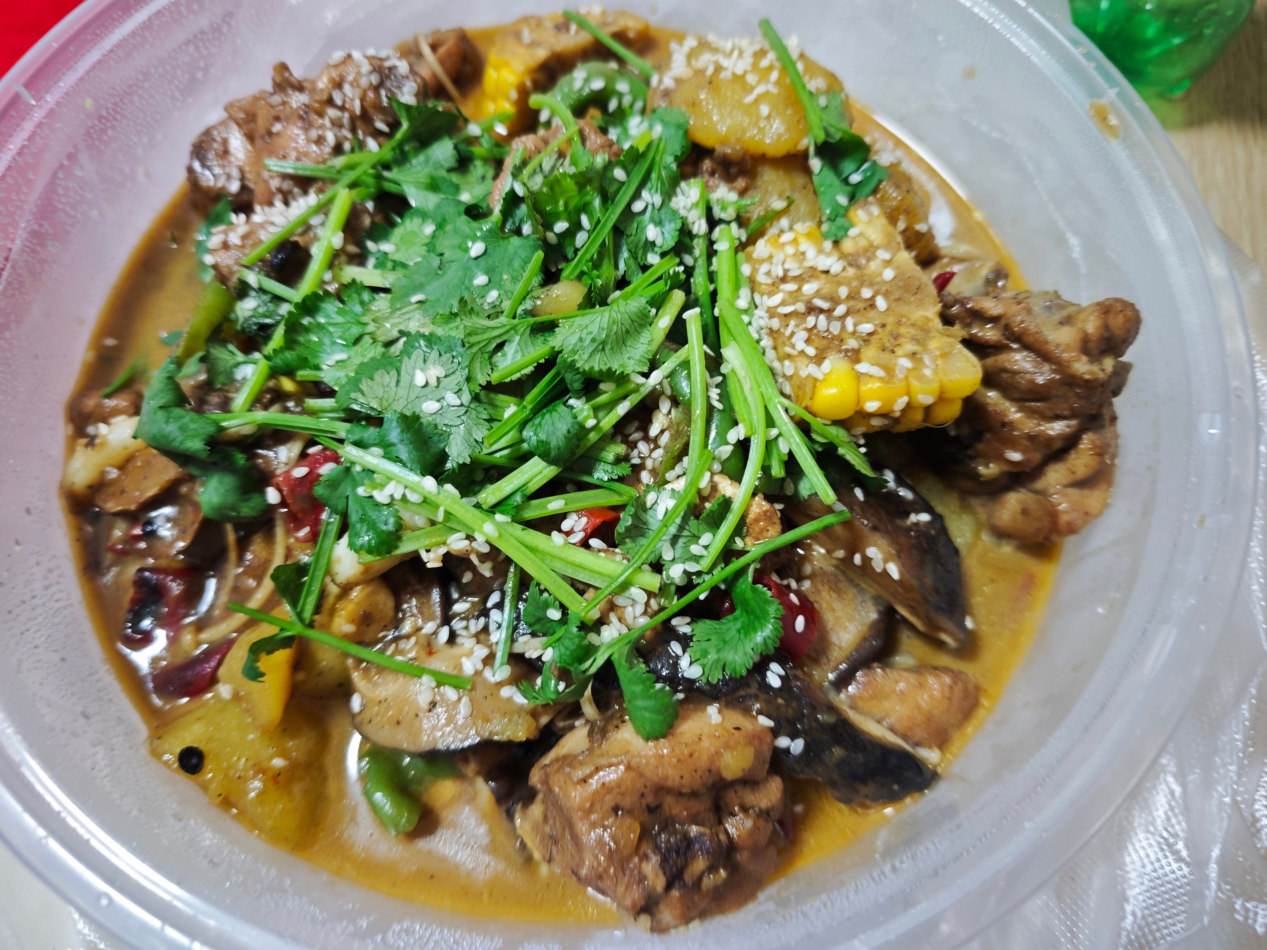 宣布个事儿…接下来一周主食只有土豆炖鸡。周一：土豆炖鸡周二：土豆炖鸡周三：土豆炖