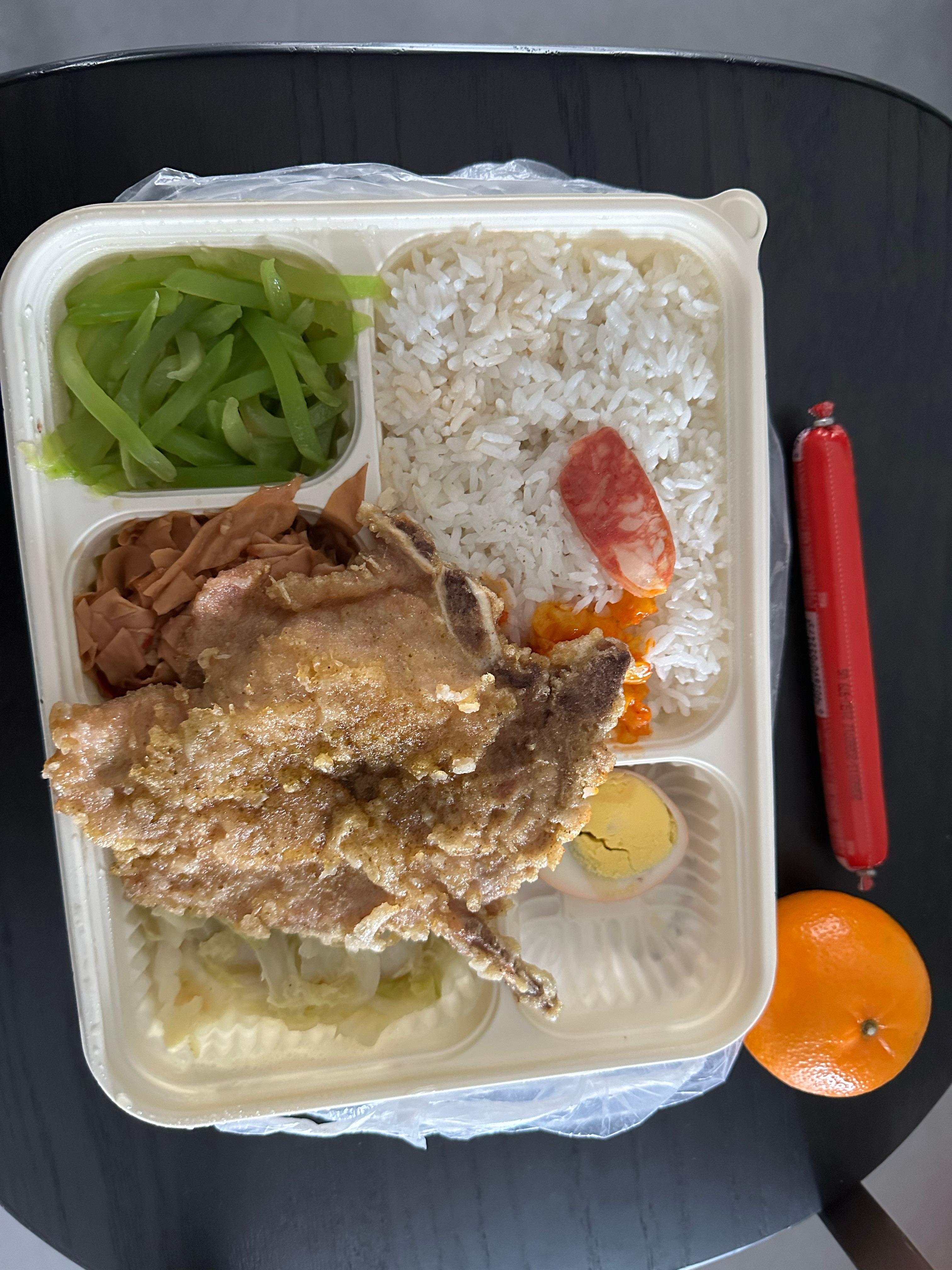 有没有这么晚才干饭的？真的饿了，快餐🍱感觉比自助烤肉都美味新年开工第一照春节摄