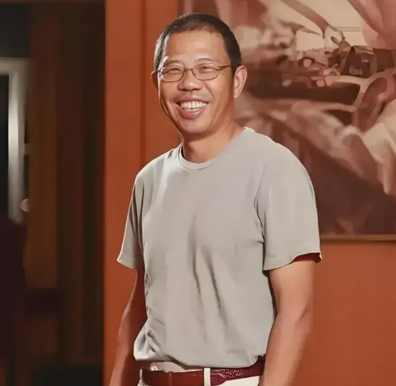 老钟是个厚道人！去年全网群情激愤，他曾经深陷舆论漩涡之中，当初最核心原因就是有