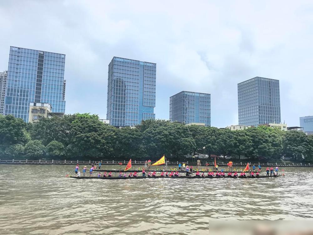 36岁月薪两万想裸辞，100万够单身过一辈子吗今年36了，现在工资很稳定，基