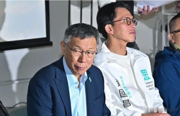 黄光芹：民众党若变小蓝将加速泡沫化媒体人黄光芹今晚（27日）在节目中表示，“