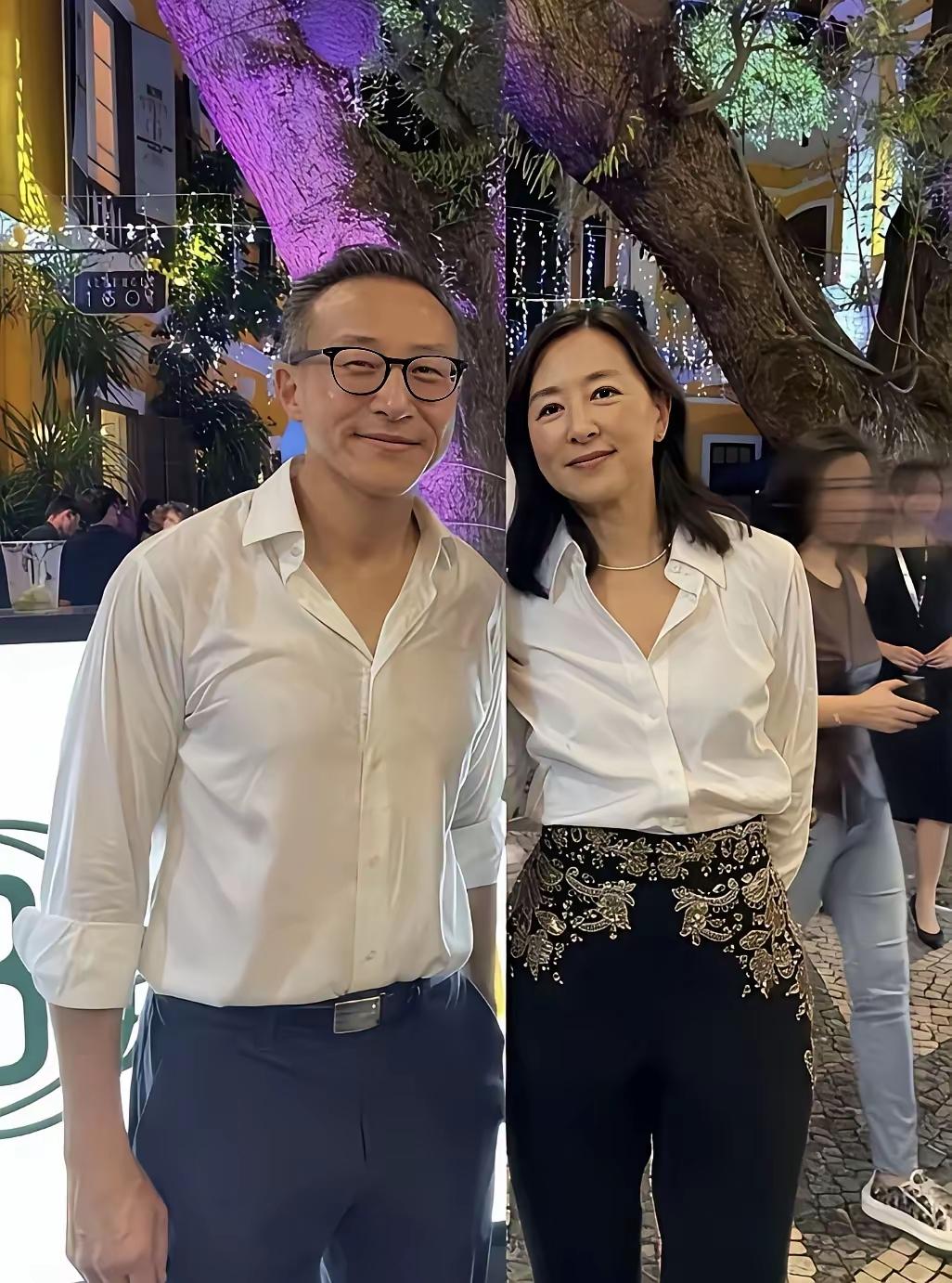 这绝对是我见过最帅气，最有才，最有钱，最儒雅的男人。