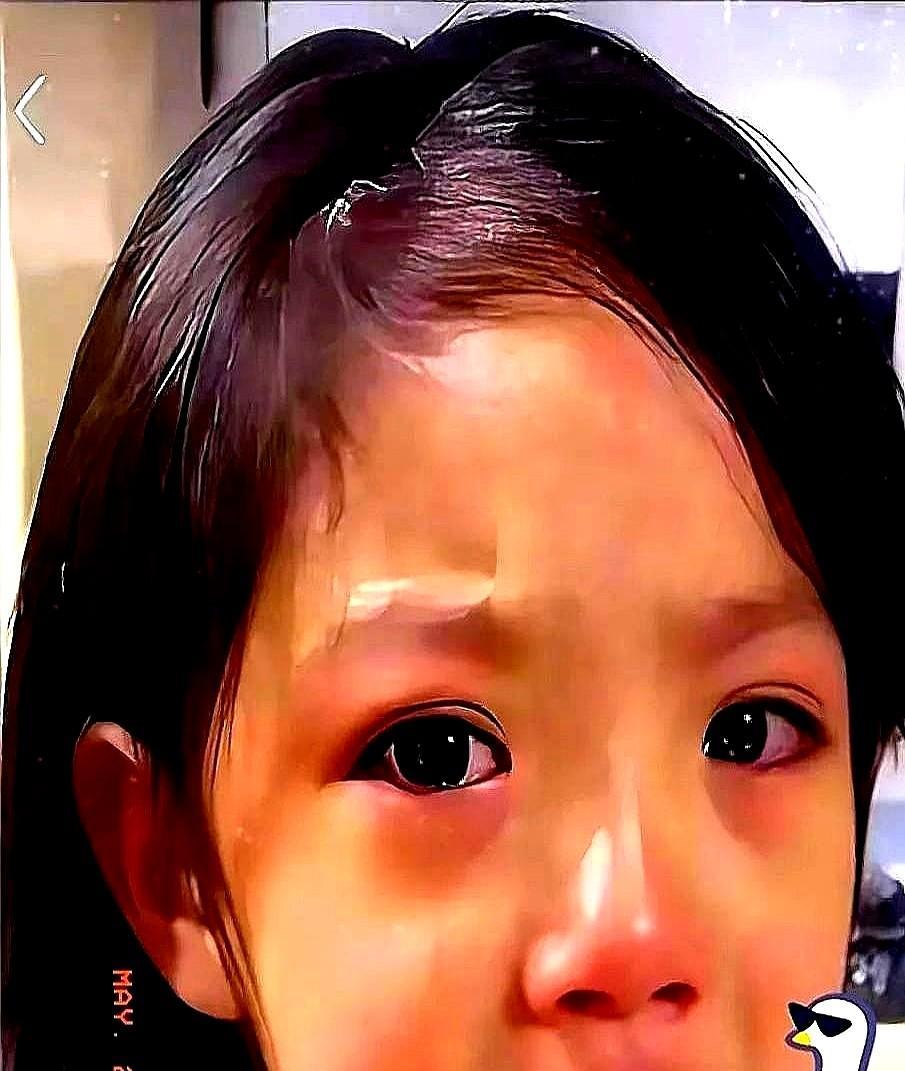 有个小姑娘语文考了99分，妈妈问那一分错在哪。小姑娘委屈巴巴地说，“水饺”的“