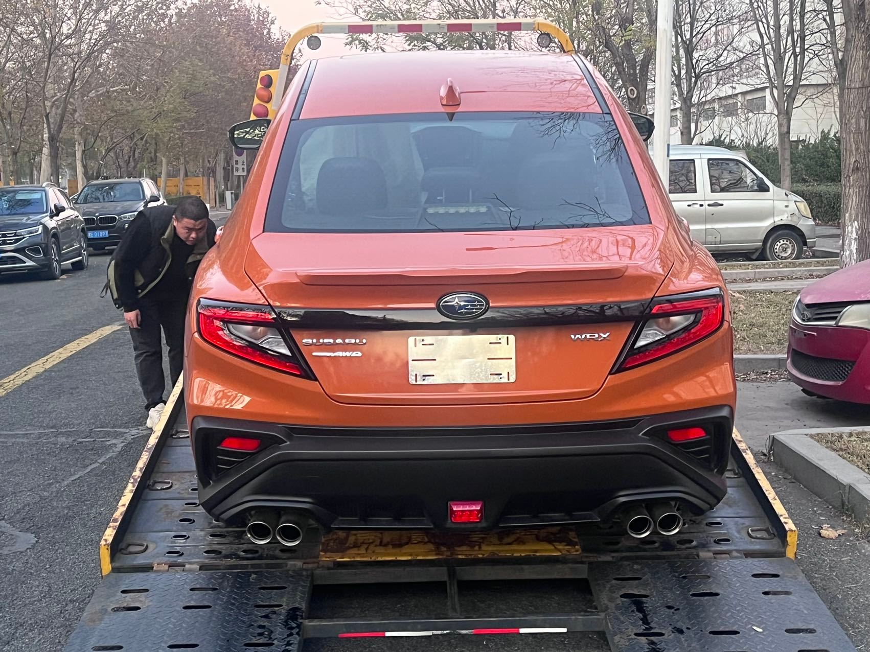 昨天WRX也交付了这周卖了三个斯巴鲁俩BRZ和一个WRX都是帮大哥卖的，我小赚，