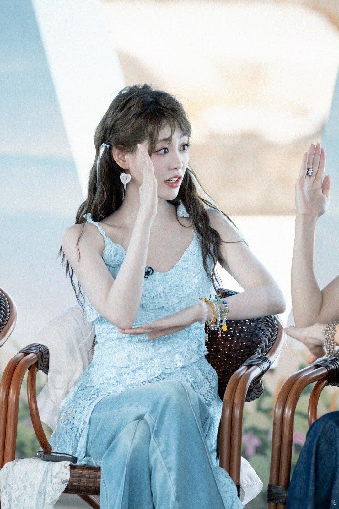 没人告诉祝绪丹今天来的都是歌手笑到捶桌！番茄台晚会官宣阵容全是歌手大佬——薛之