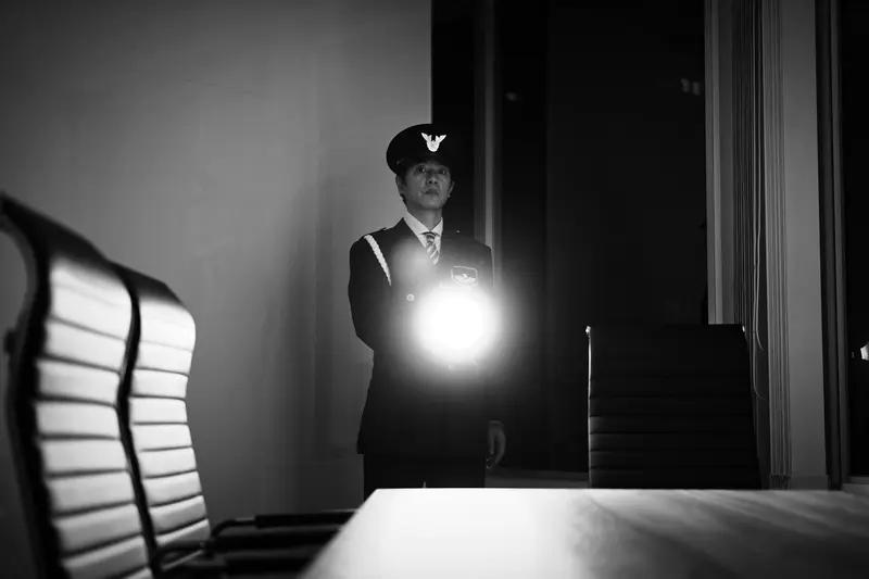 小区保安的工作没人愿意干，原因还挺多。首先是工资不高，一个月也就3000-4