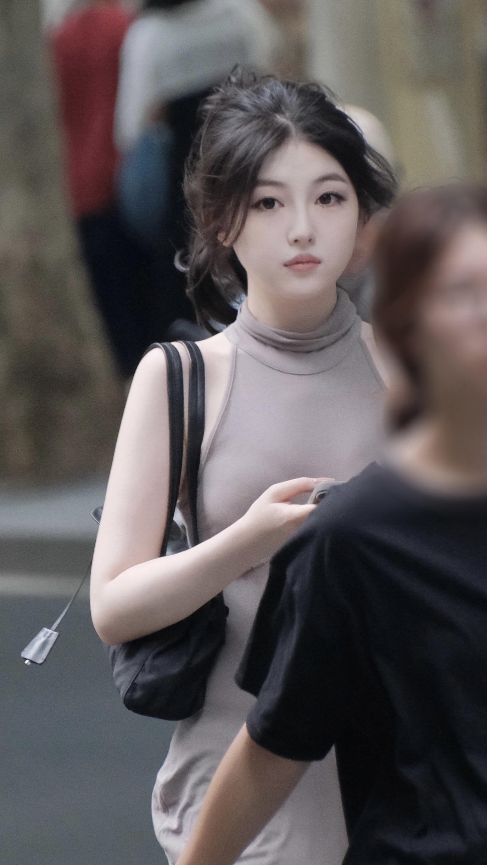 上海街拍。每个小姐姐都很有自己的特色！