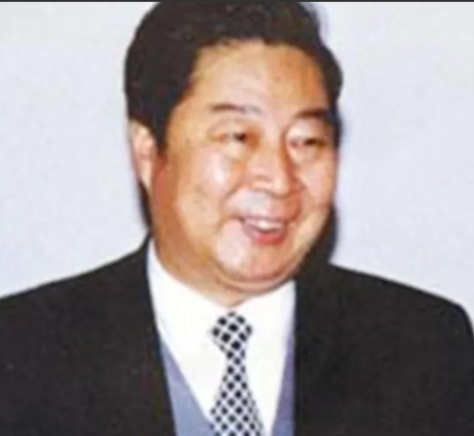 1990年，一位省委副书记的家遭遇盗窃，小偷翻遍了每个角落，最终带着战利品离开，