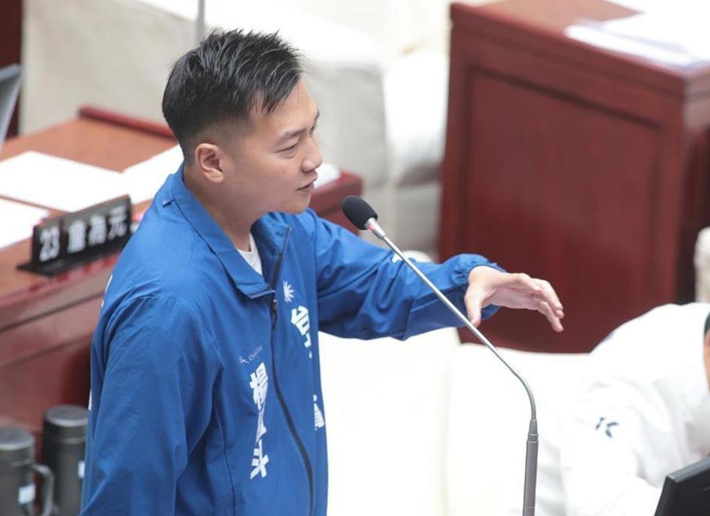 蒋万安签名遭“盖牌”引一星负评！沈伯洋吁勿波及店家杨植斗呛：怎么有脸？民进党