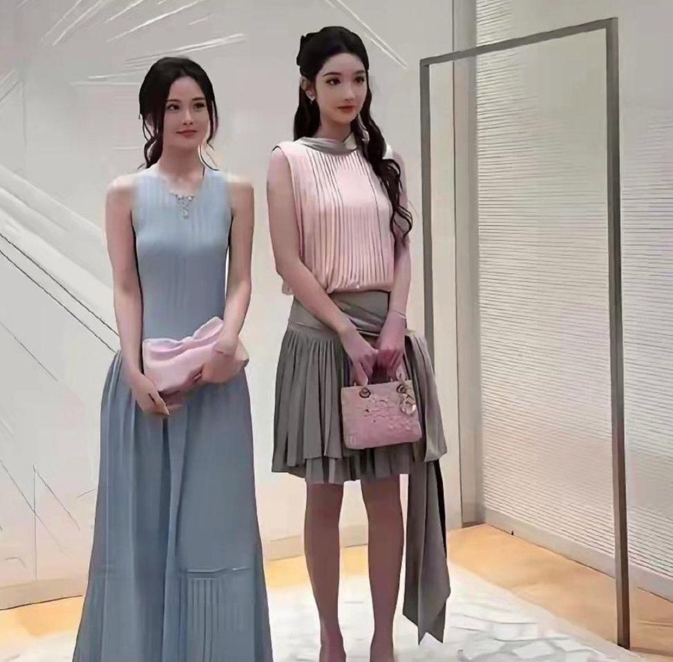 王玉雯与路人拍照，这差别也太大了
