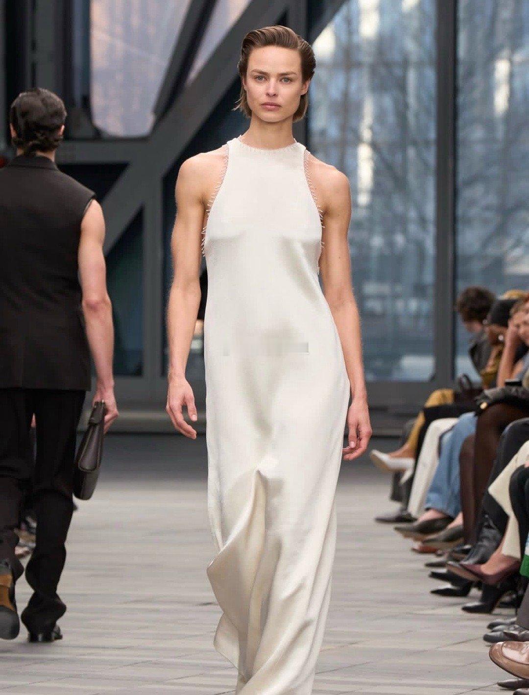 CalvinKlein秀场直击｜veronicaleoni操刀新系列，以P