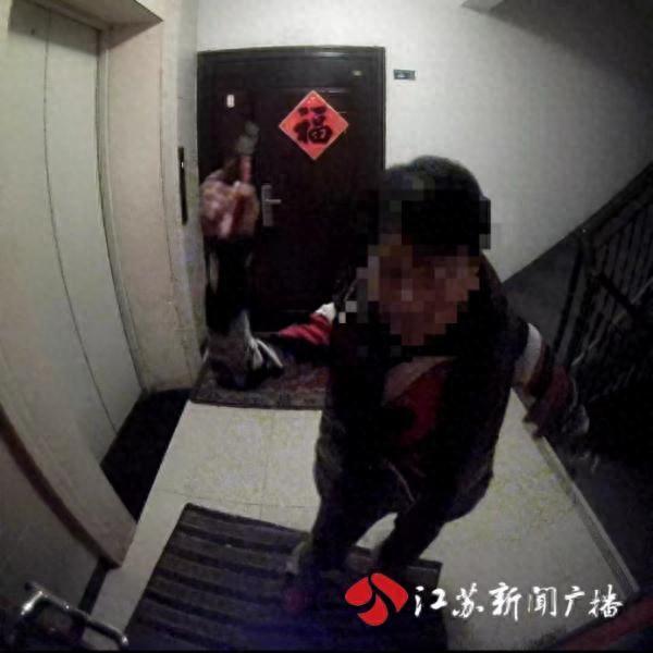 “必须严惩！”2023年12月，江苏南京，凌晨，一七旬独居老太拿着老虎钳砸楼下邻