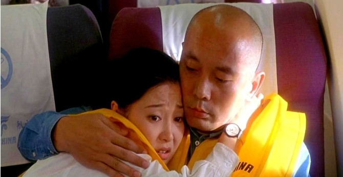 一次，葛优和徐帆拍吻戏，他迟迟下不了嘴，导演冯小刚生气了:"你还是不是个男人？连