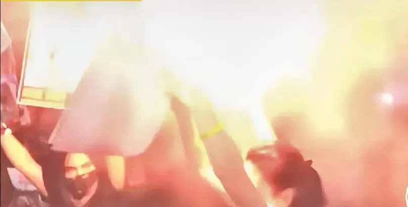 内塔尼亚胡大祸临头，要完！内塔尼亚胡现在就像热锅上的蚂蚁