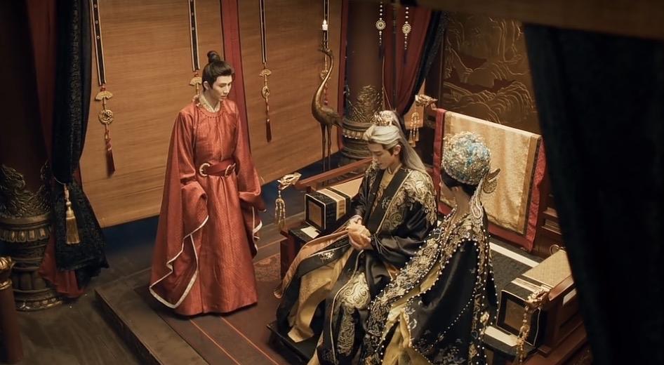 站在《逐玉》每个人的角度，好像都理解每一个人。小皇帝是当年魏严扶持上位，就是